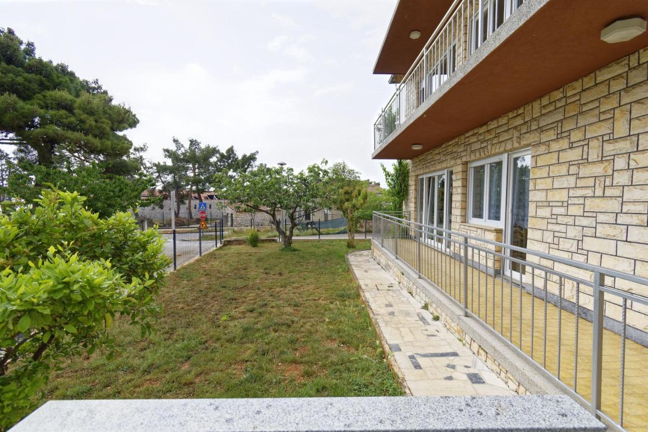 Apartment Patrik By Rent Istria Umag Extérieur photo